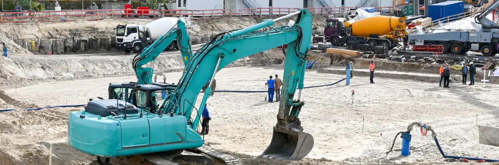 guys on construction site - internet by fireline broadband